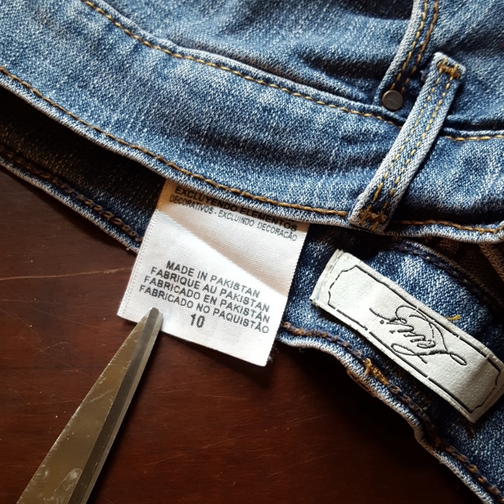 Levi shorts - Picture 5 of 5